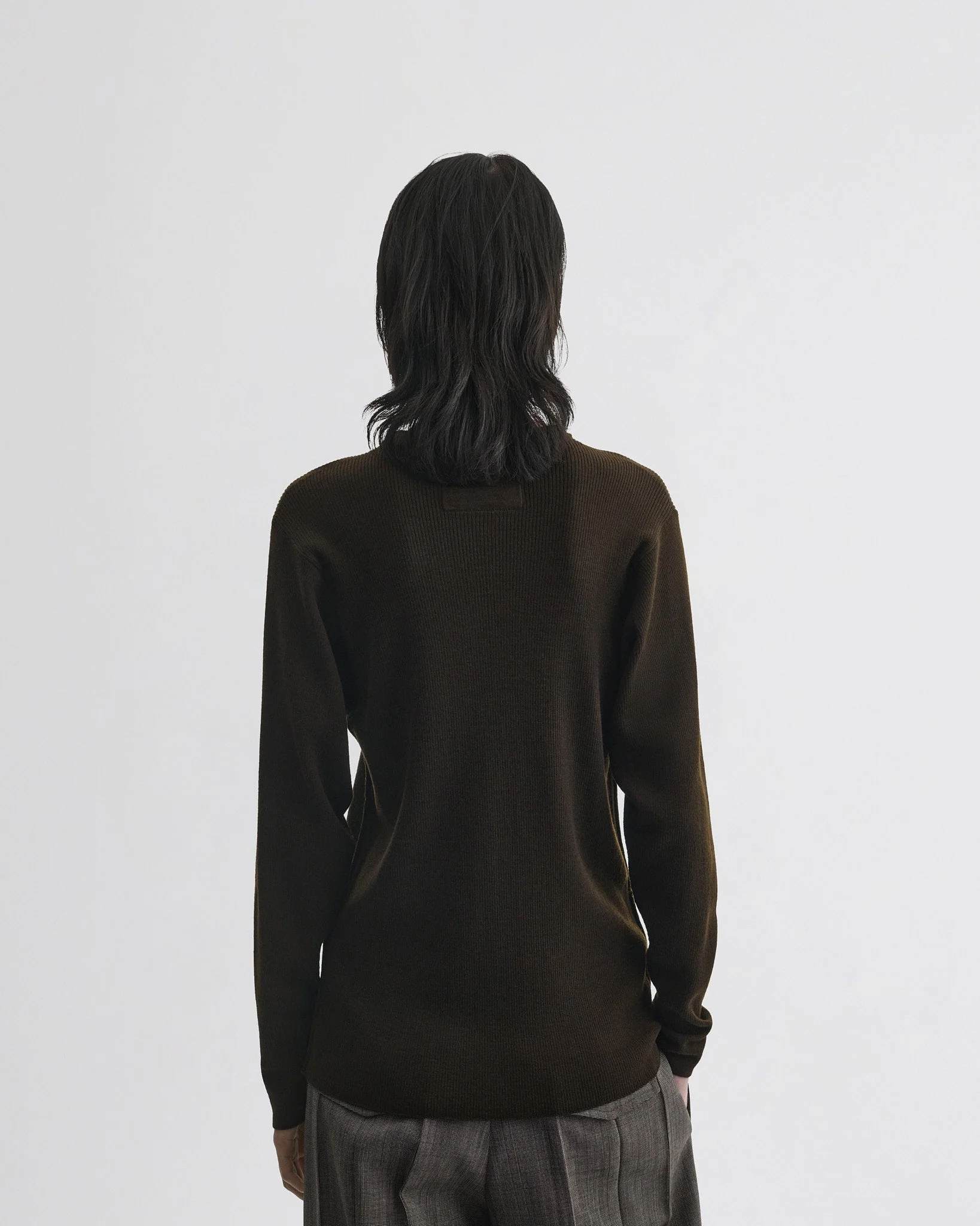 RIBBED LONG SLEEVE CREWNECK | dark khaki wool - Image 6