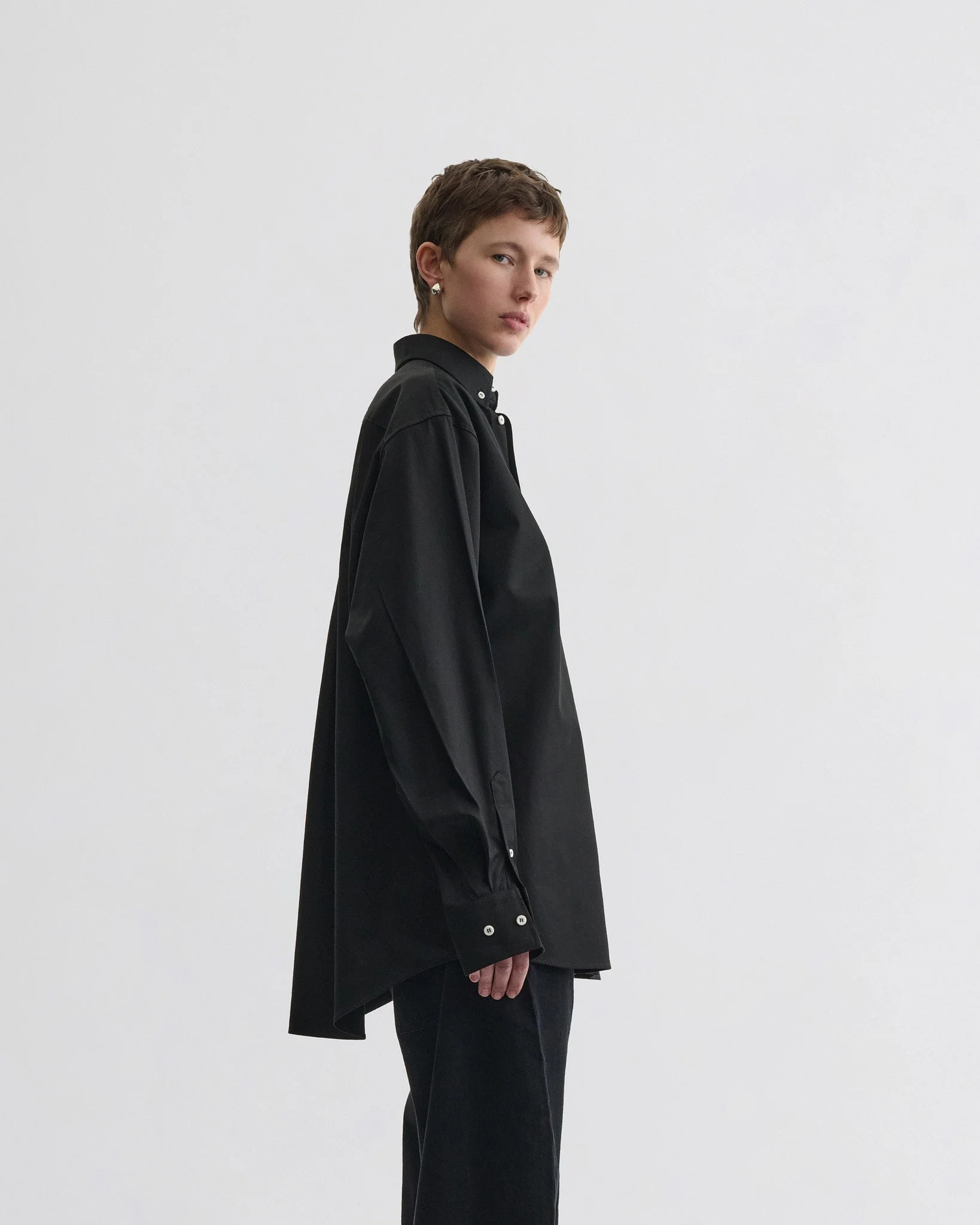 BUTTON COLLAR SHIRT | black cotton - Image 4