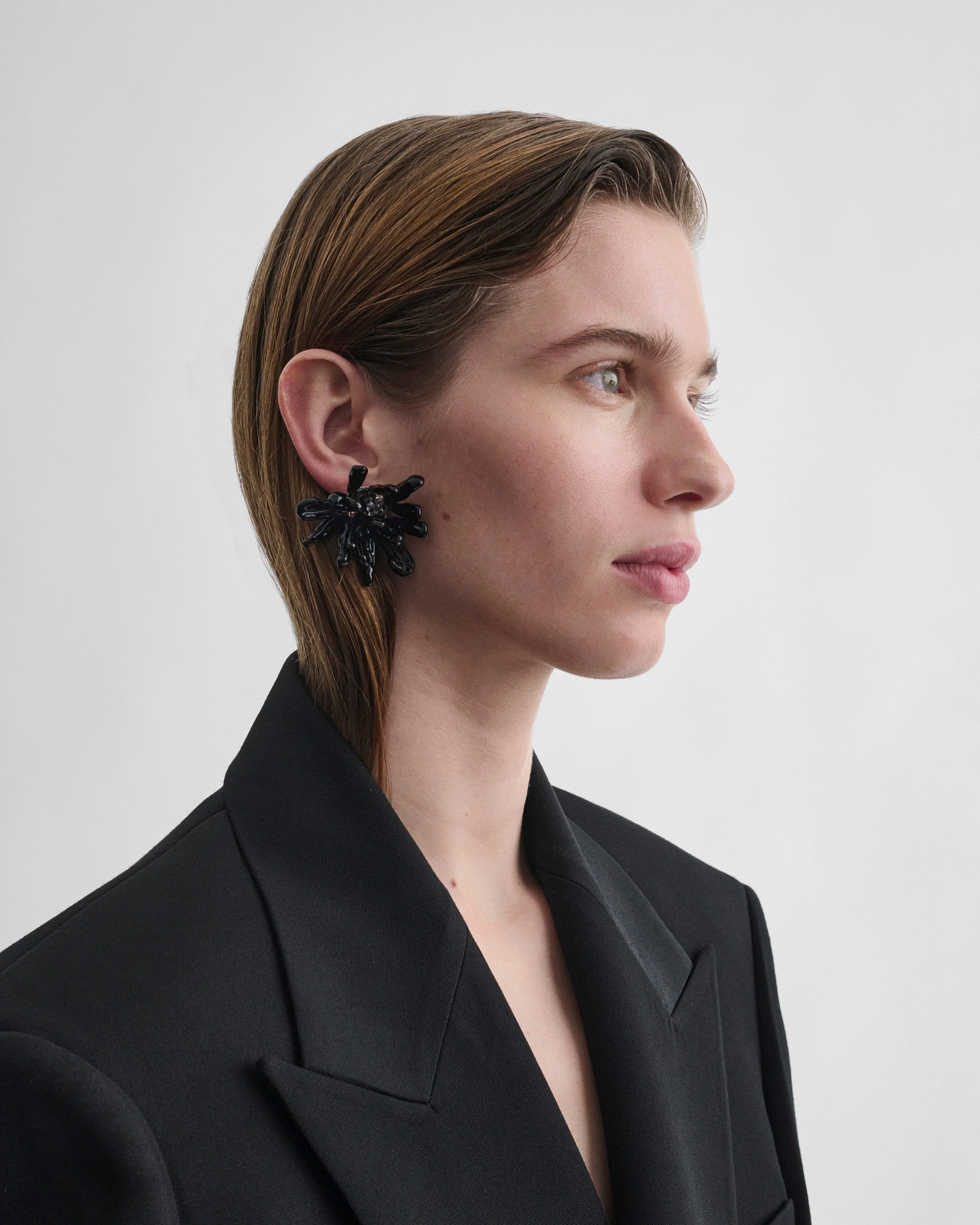 CLUSTER EARRINGS | black resin - Image 3