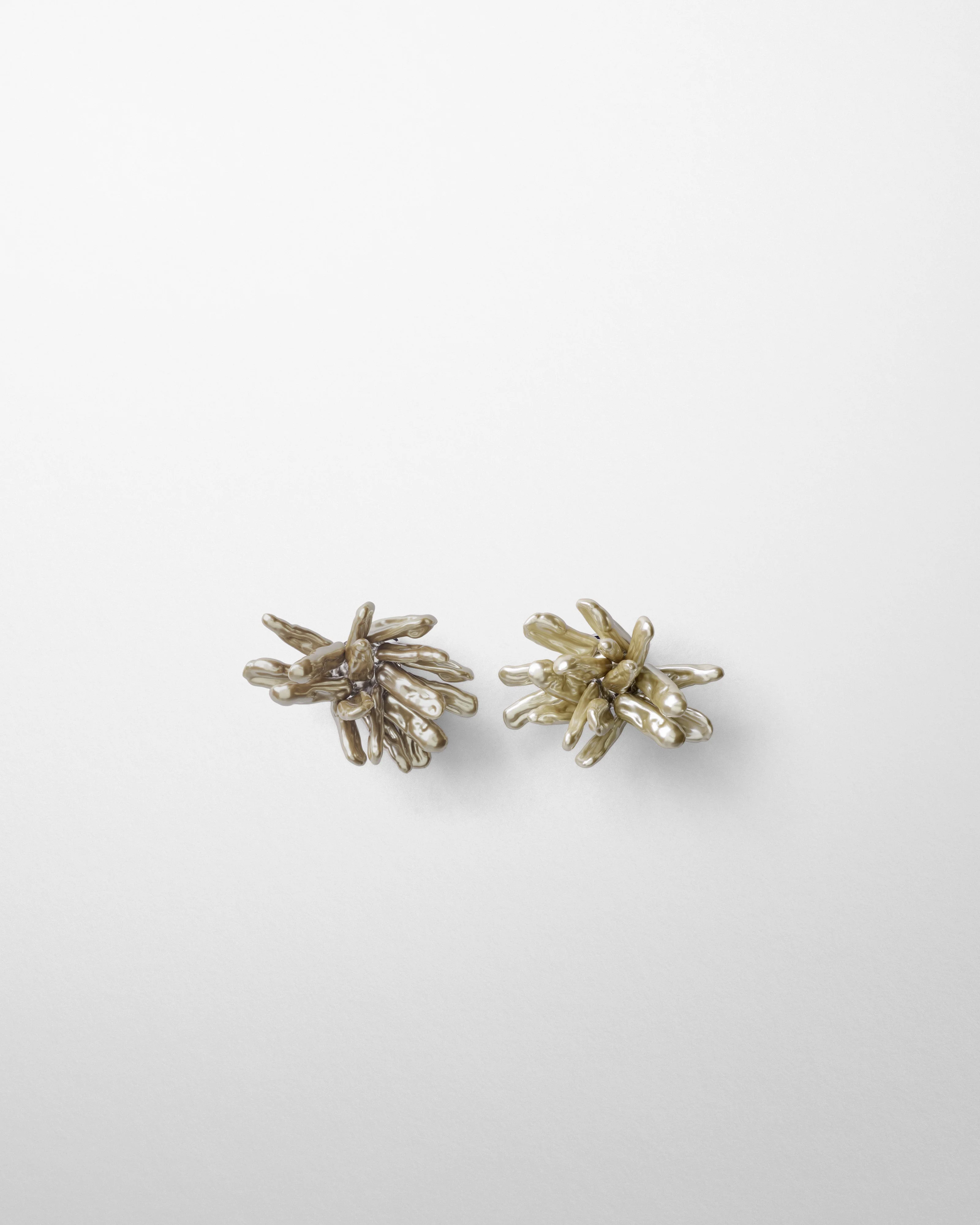 CLUSTER EARRINGS | mink/ash resin