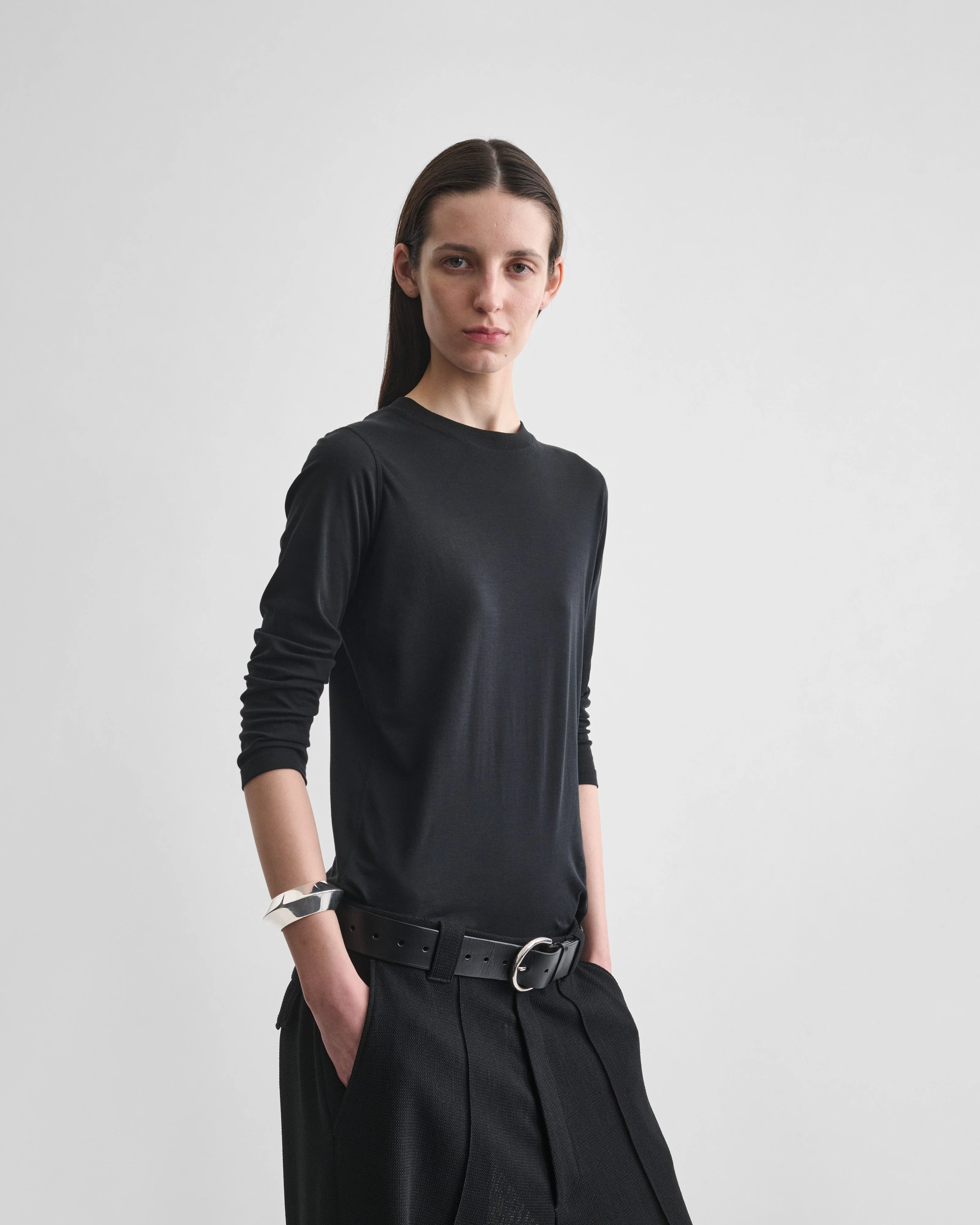 CROPPED SLEEVE TEE | black cotton - Image 4