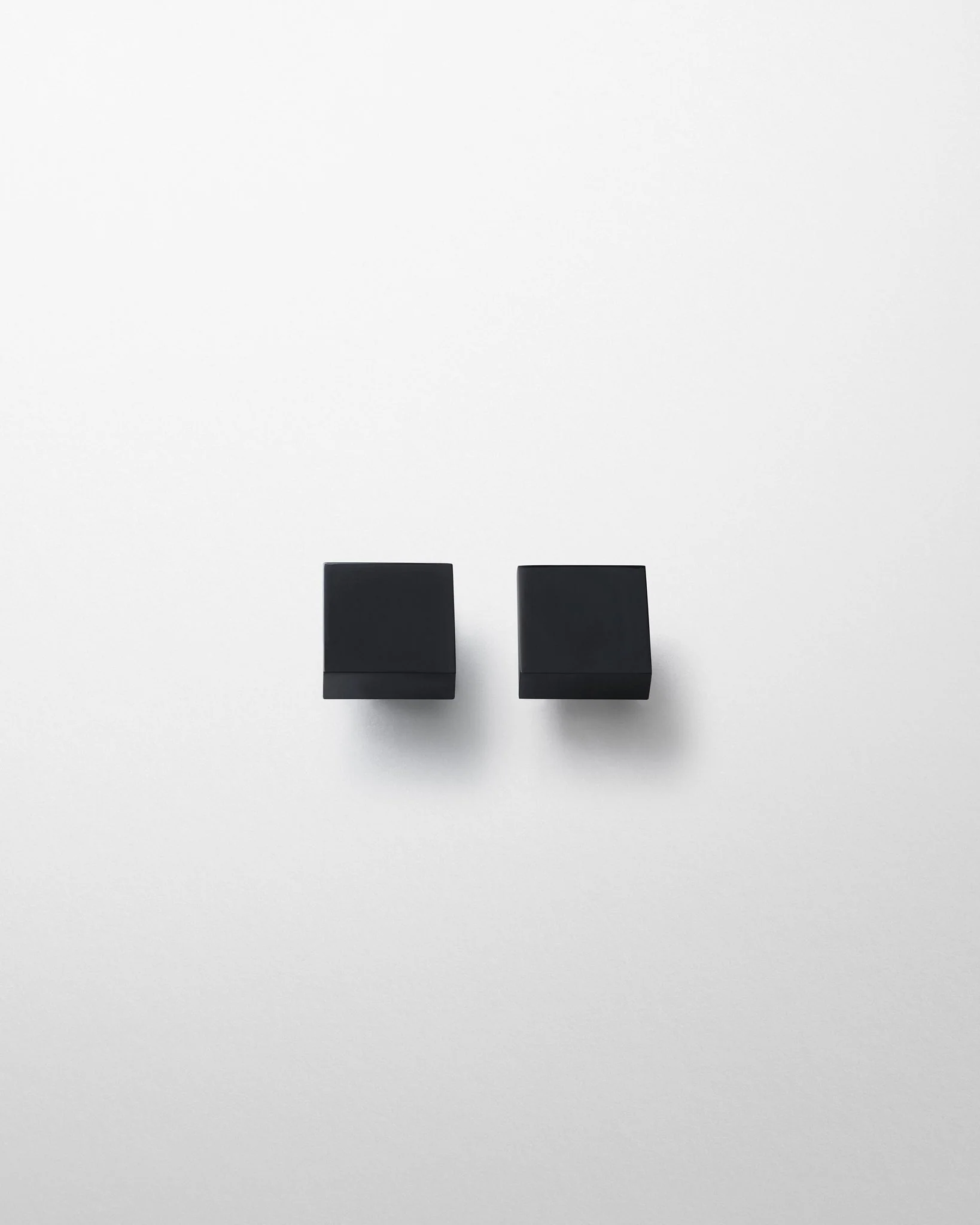 CUBE STUDS | black bronze