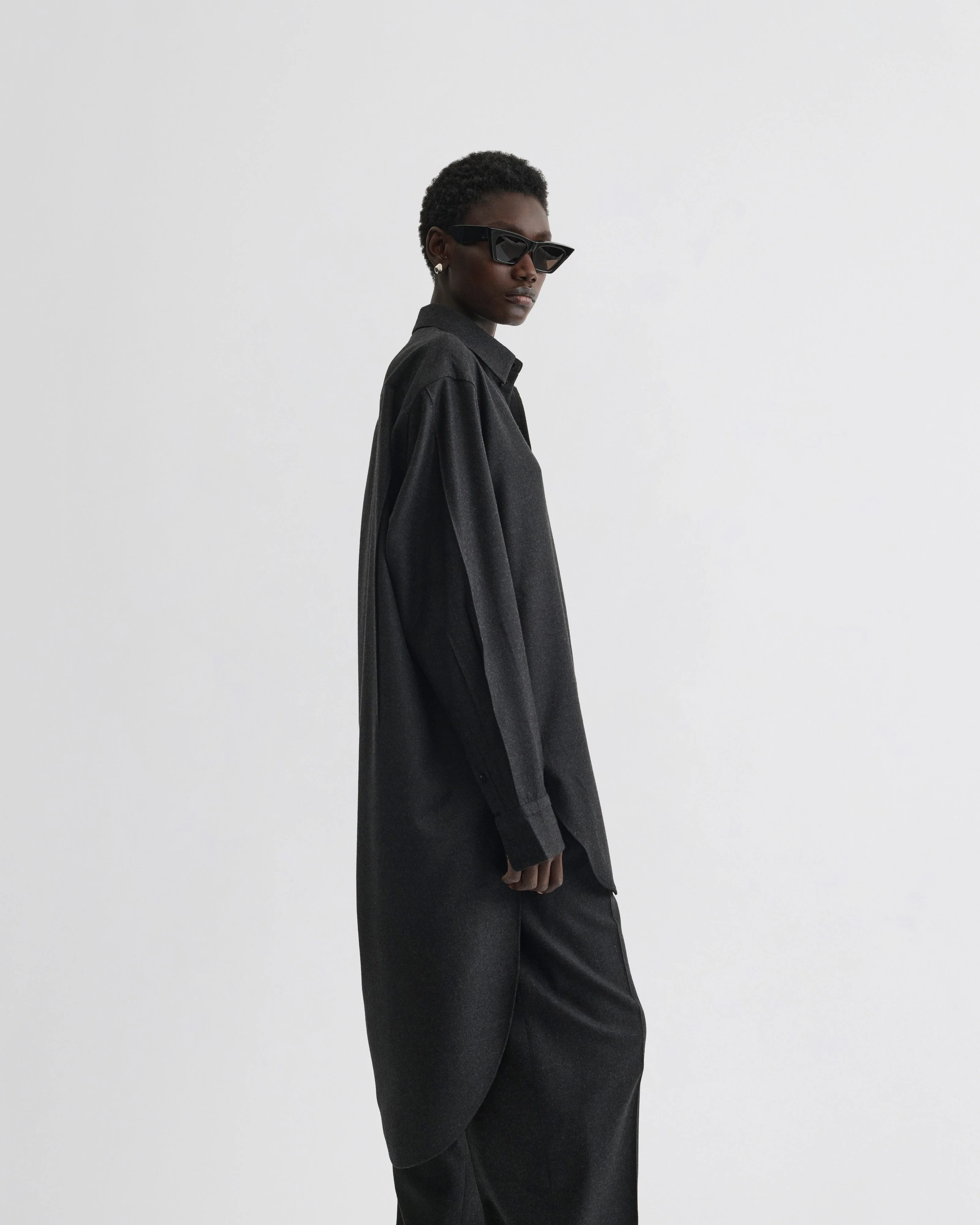 ELONGATED SHIRT | charcoal wool - Image 4