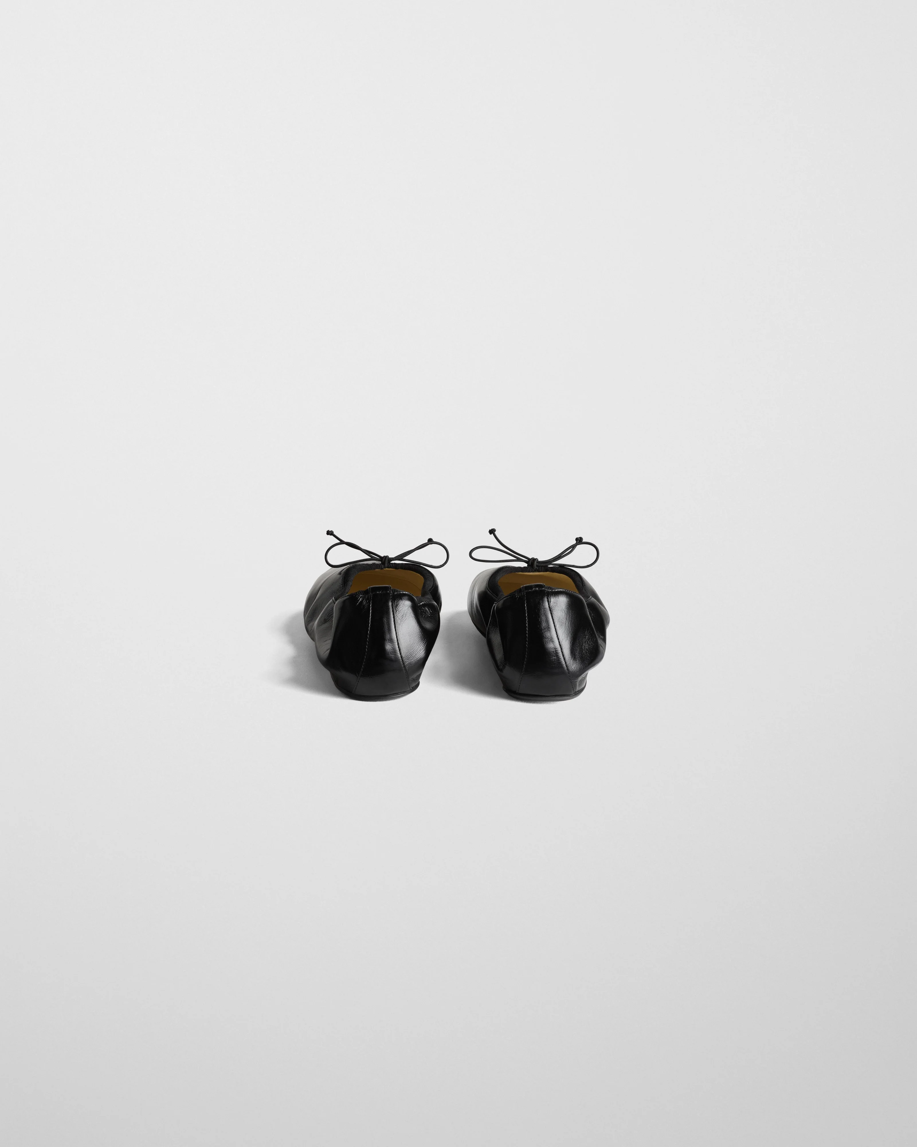GATHERED FLAT | black leather - Image 4