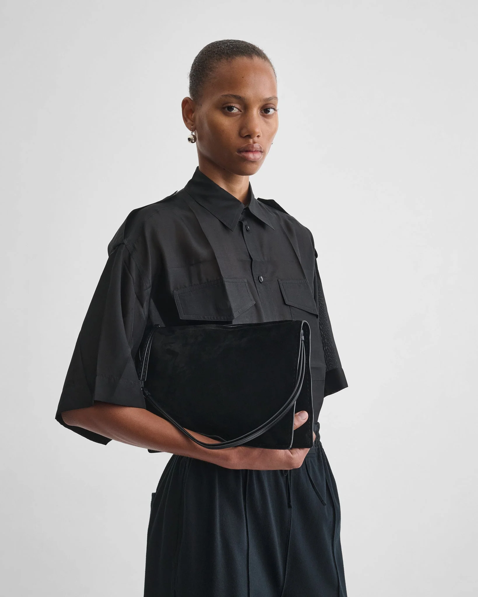 GLOVE POCHETTE | black suede - Image 2