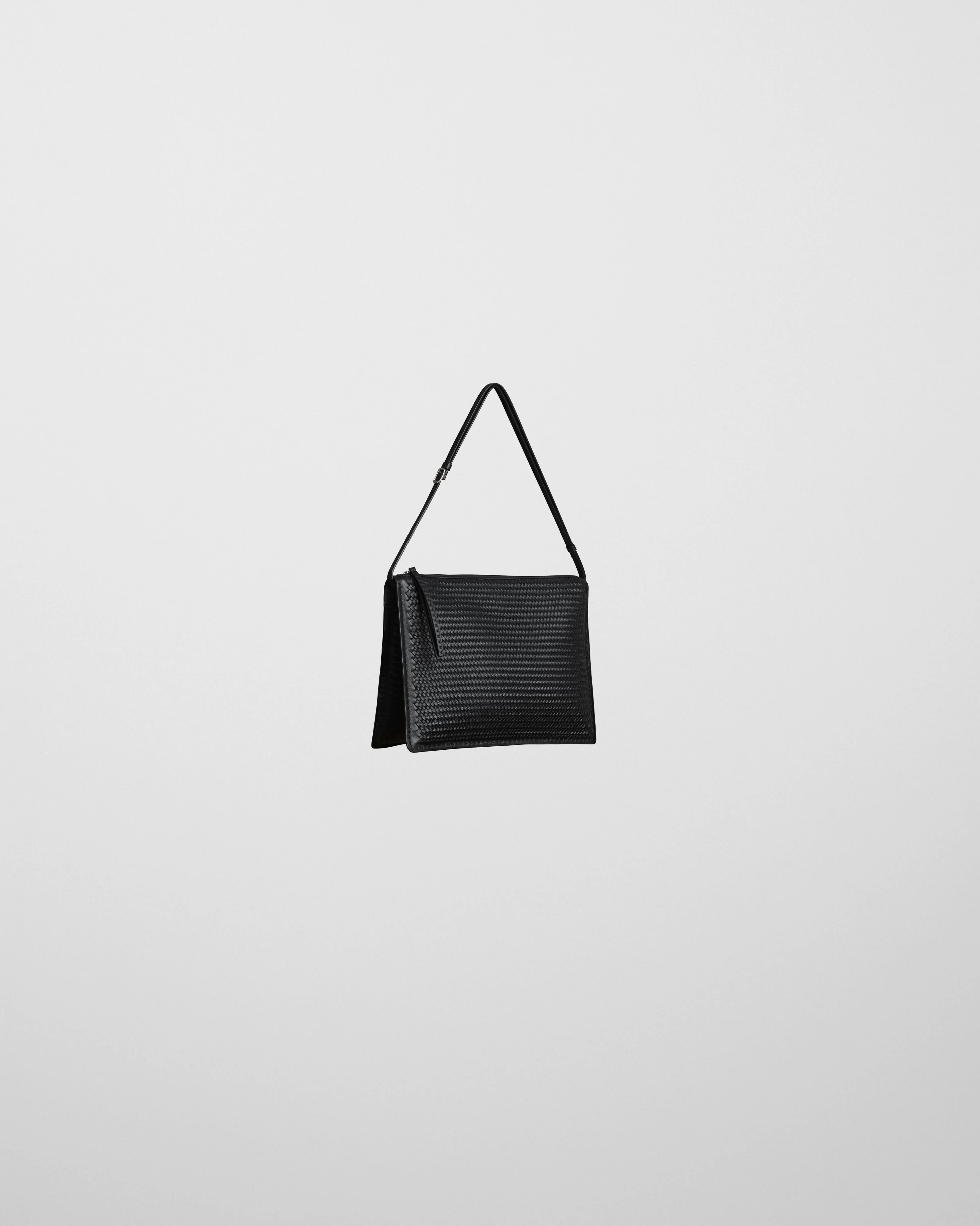 GLOVE POCHETTE | black woven leather - Image 3