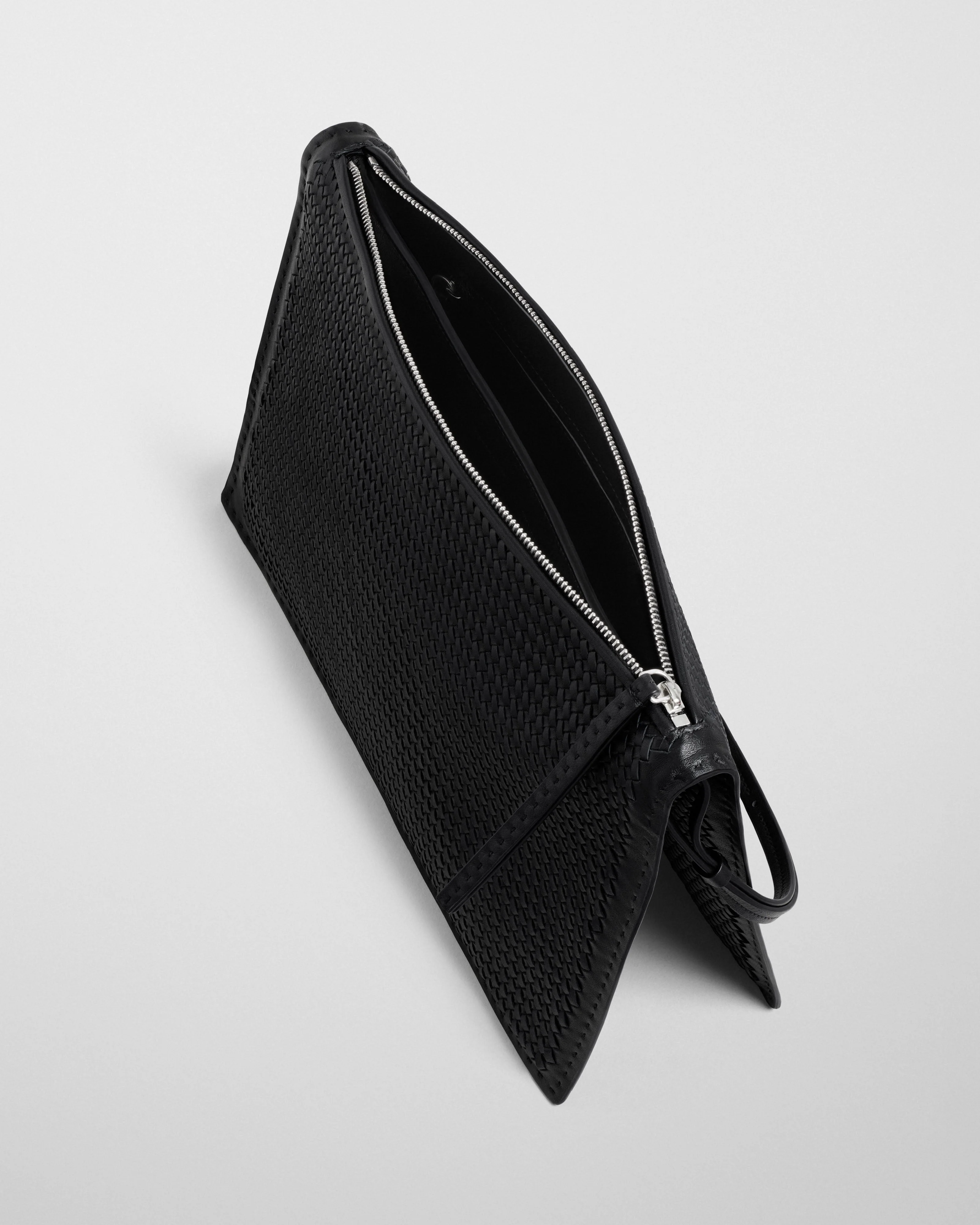 GLOVE POCHETTE | black woven leather - Image 4