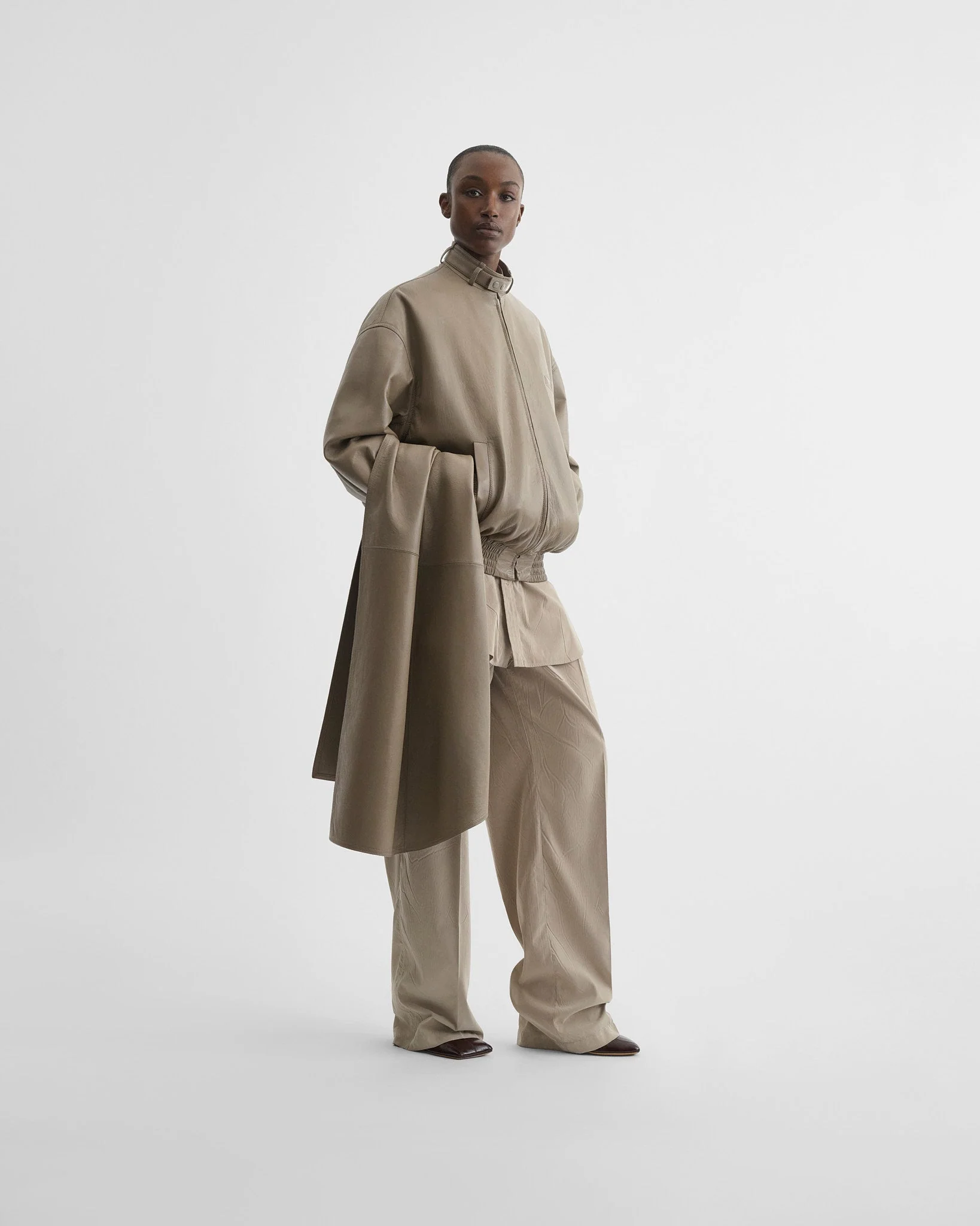 JACKET WITH ATTACHABLE SCARF | mastic leather - Image 3