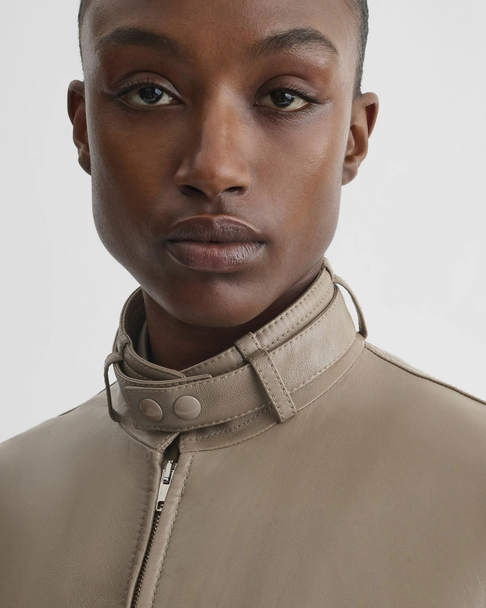 JACKET WITH ATTACHABLE SCARF | mastic leather - Image 5