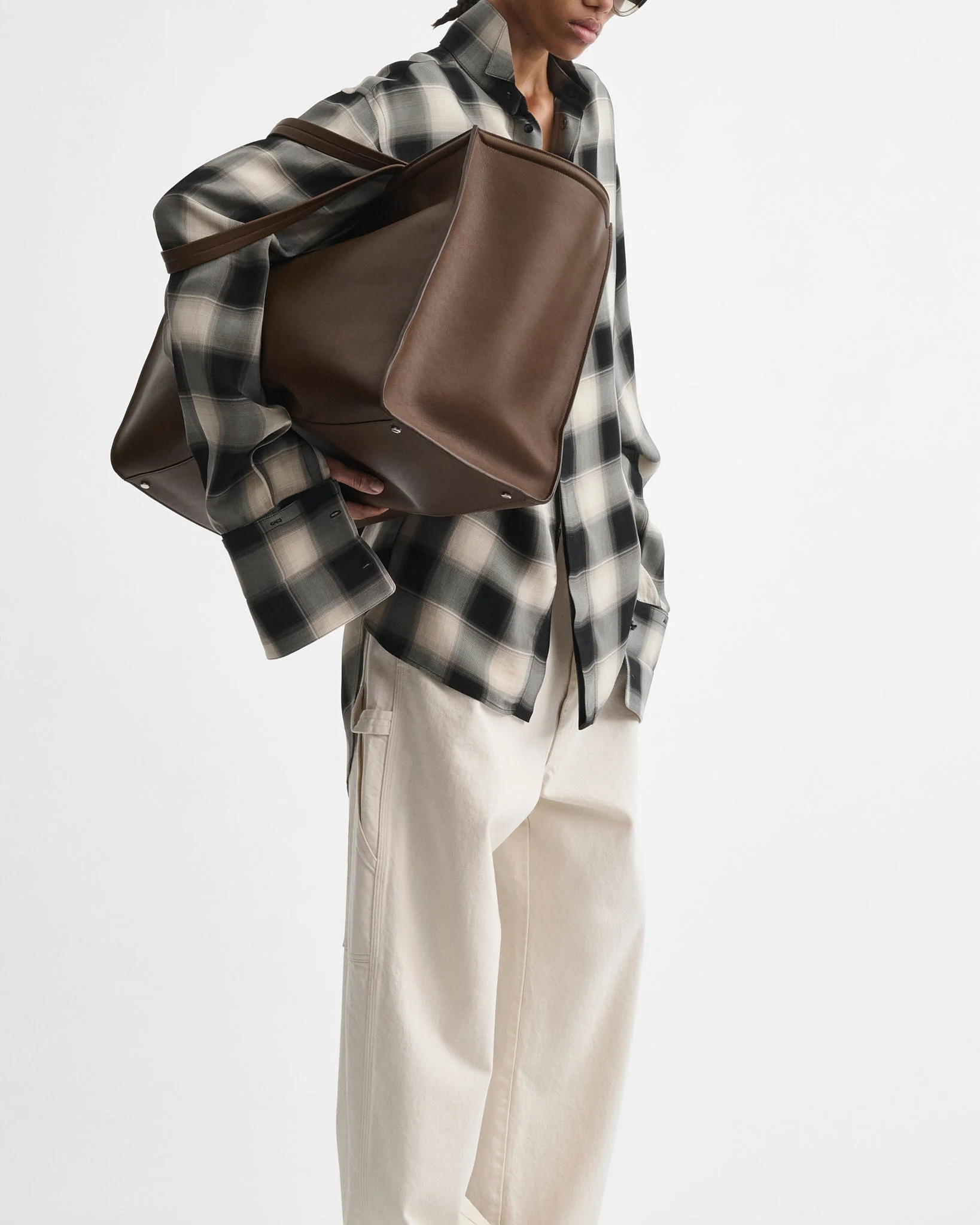 LARGE SLOUCH CABAS | khaki leather - Image 5