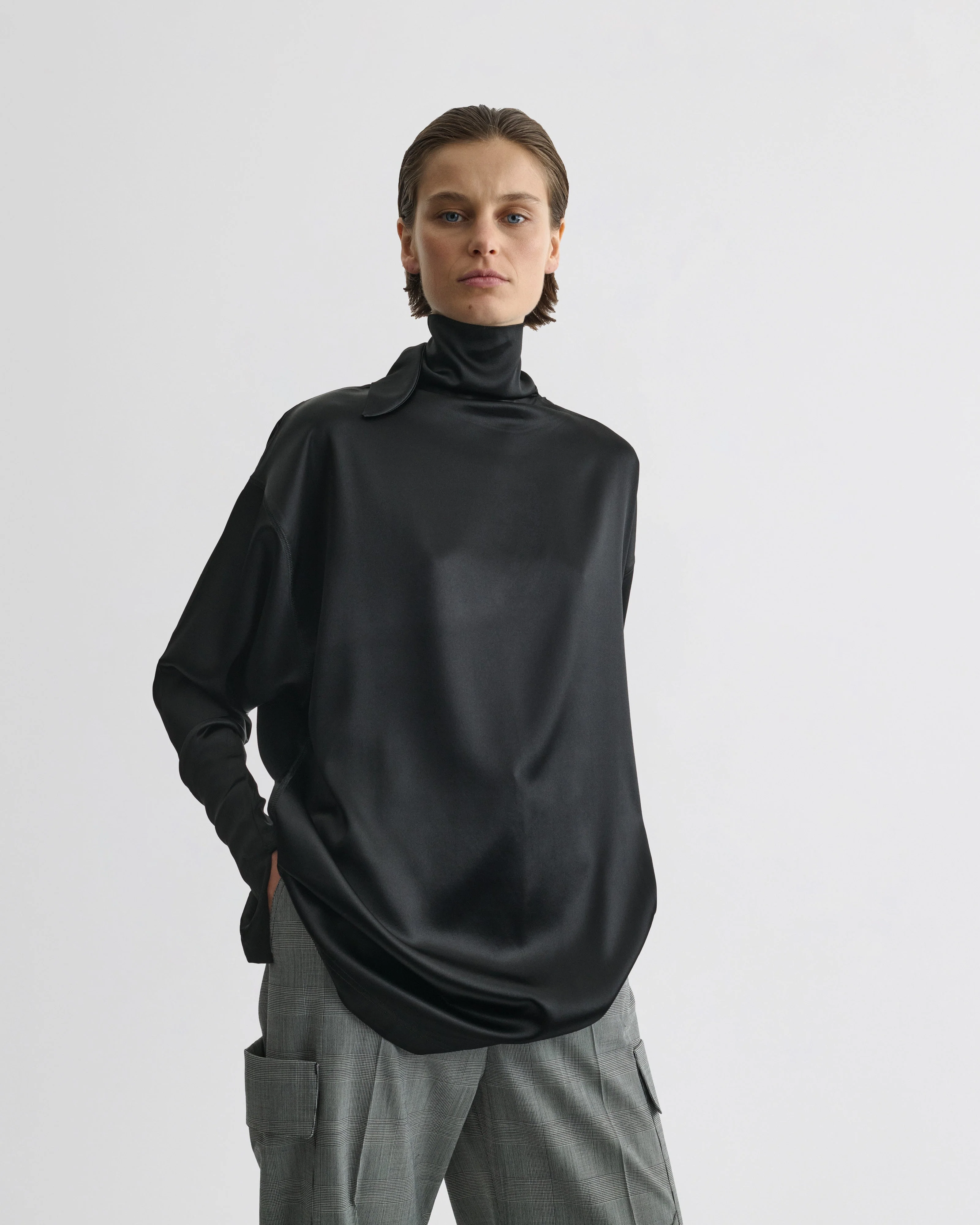 LIQUID KNOT COLLAR TOP | black silk - Image 3