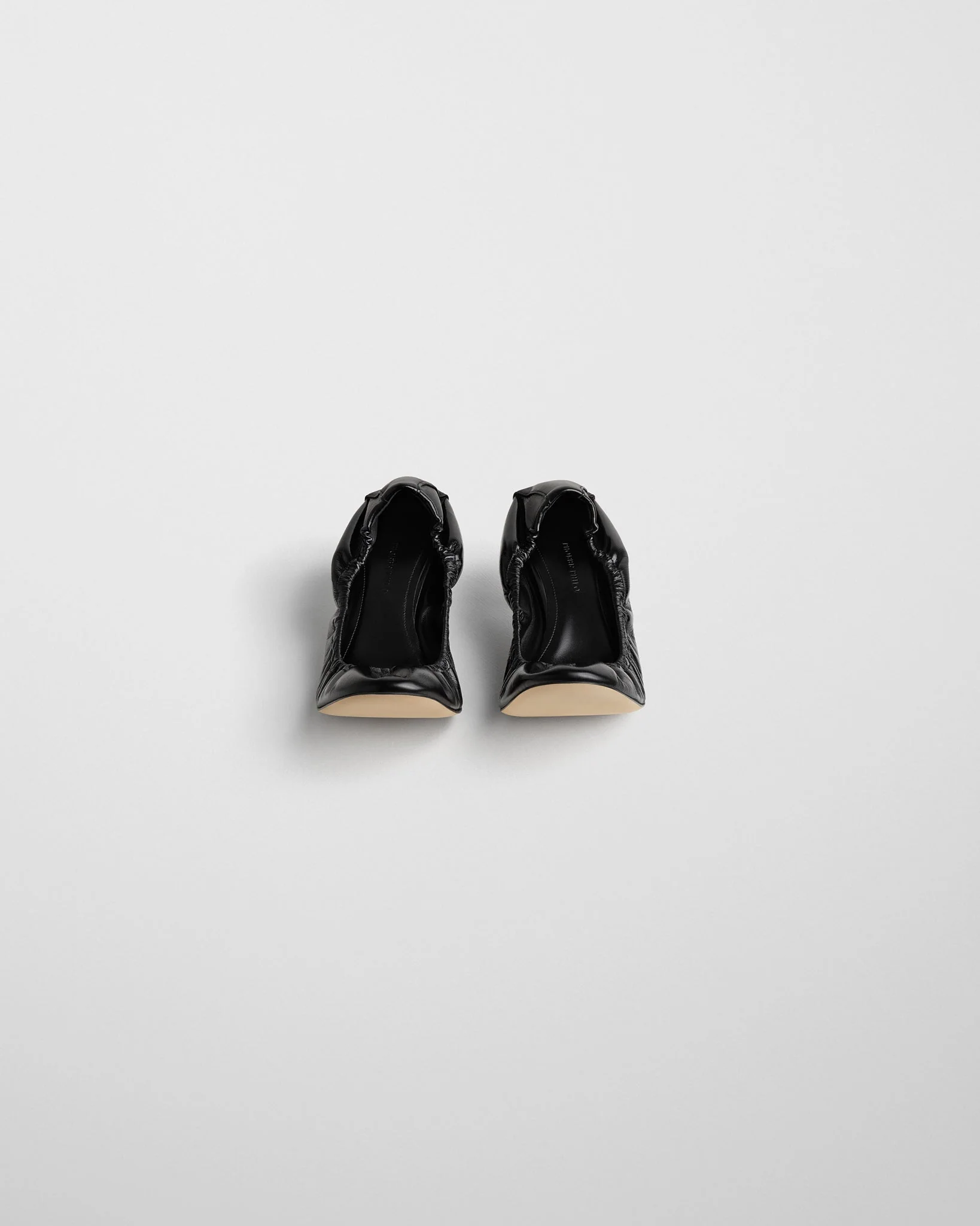 LOW PUCKER PUMP 45 | black leather - Image 2