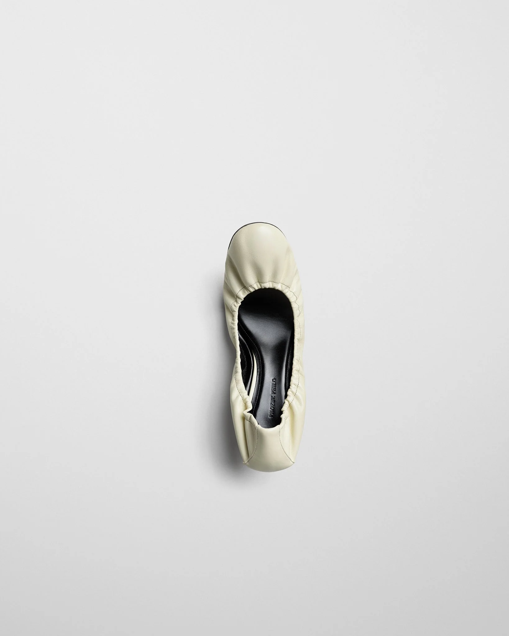 LOW PUCKER PUMP 45 | cream leather - Image 3