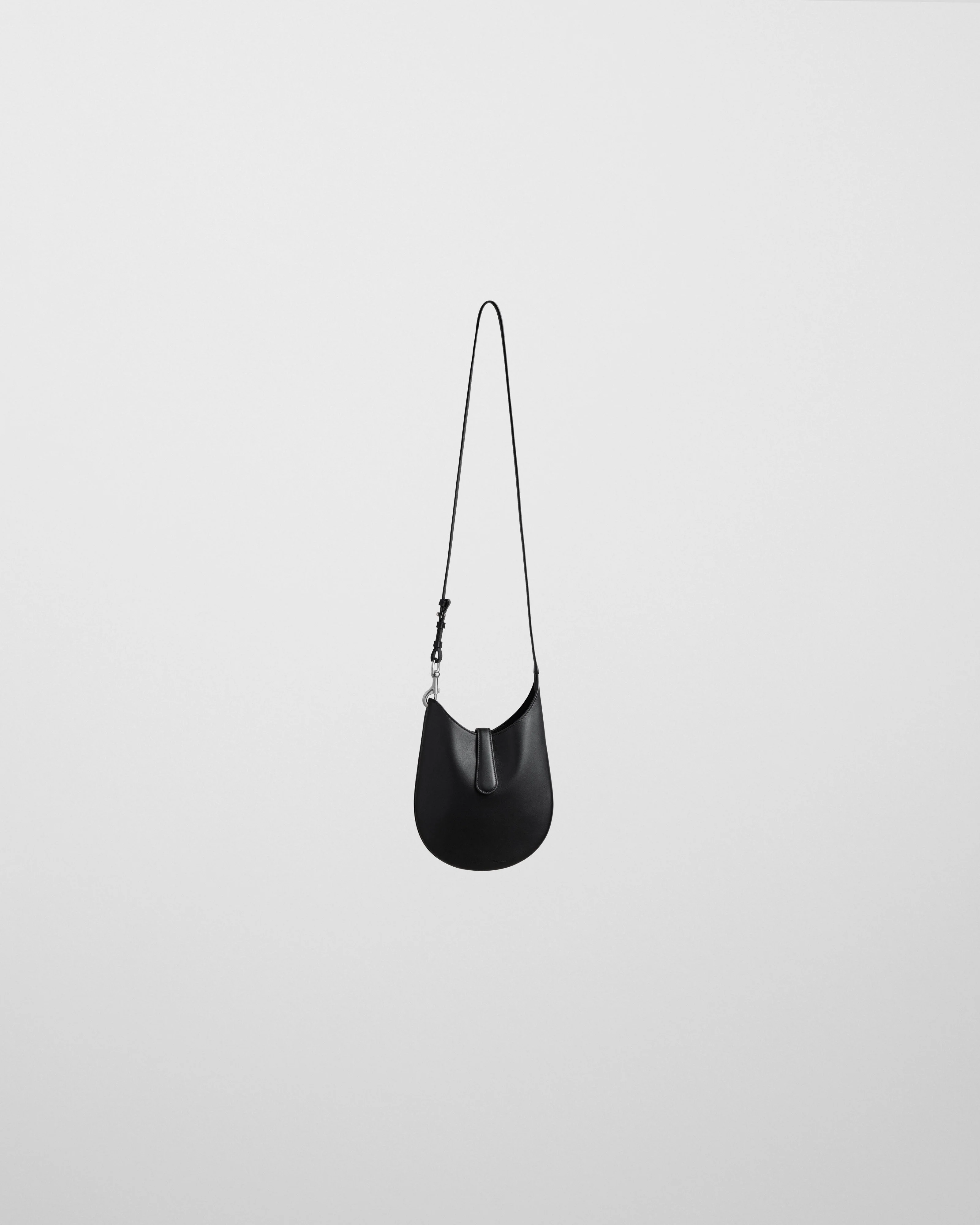 MINI BEAN SLING | black leather