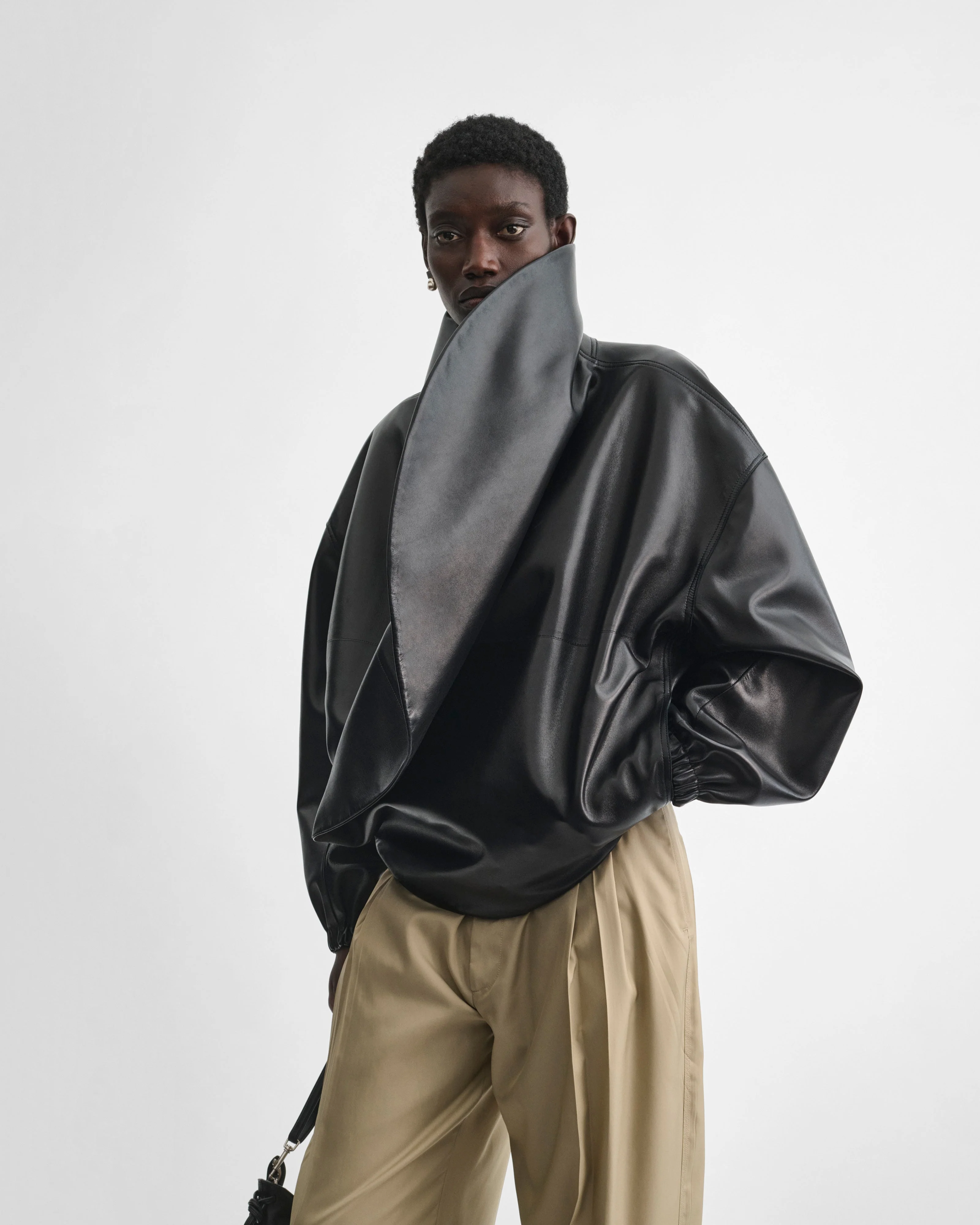 MOON BOMBER | black leather - Image 4