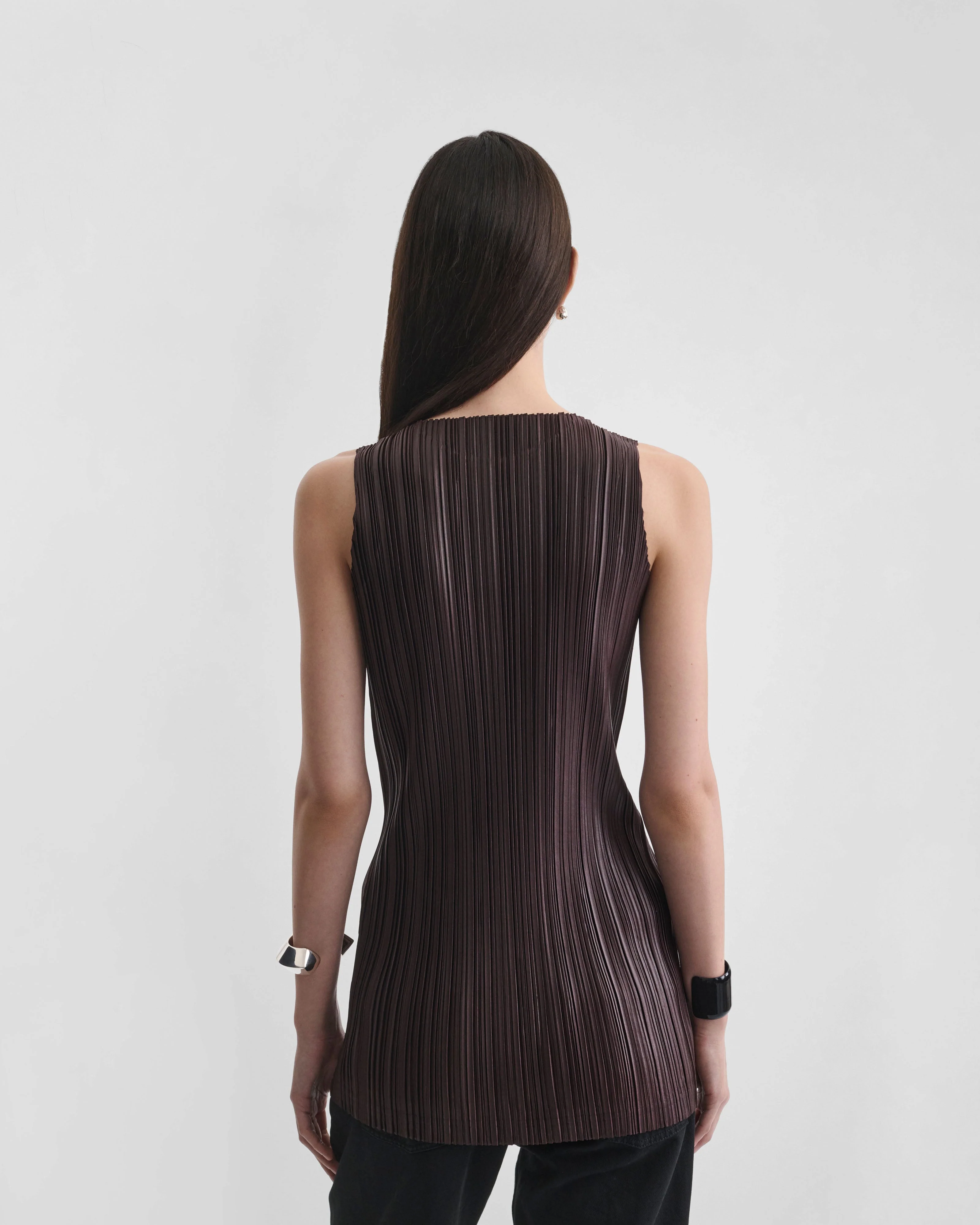 RAZOR PLEAT TANK | dark brown polyester - Image 4