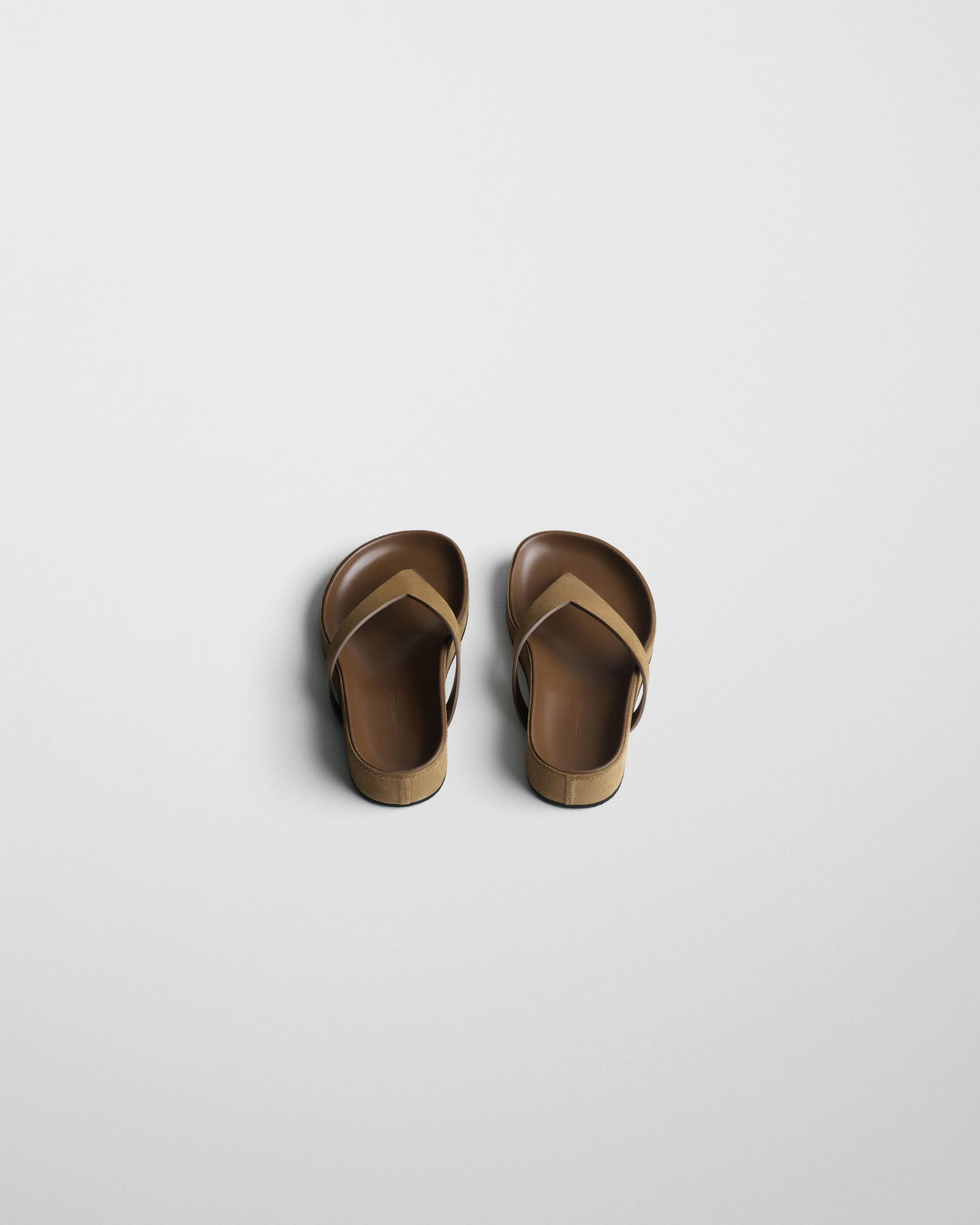 ROUND FLIP FLOP | caramel suede - Image 4