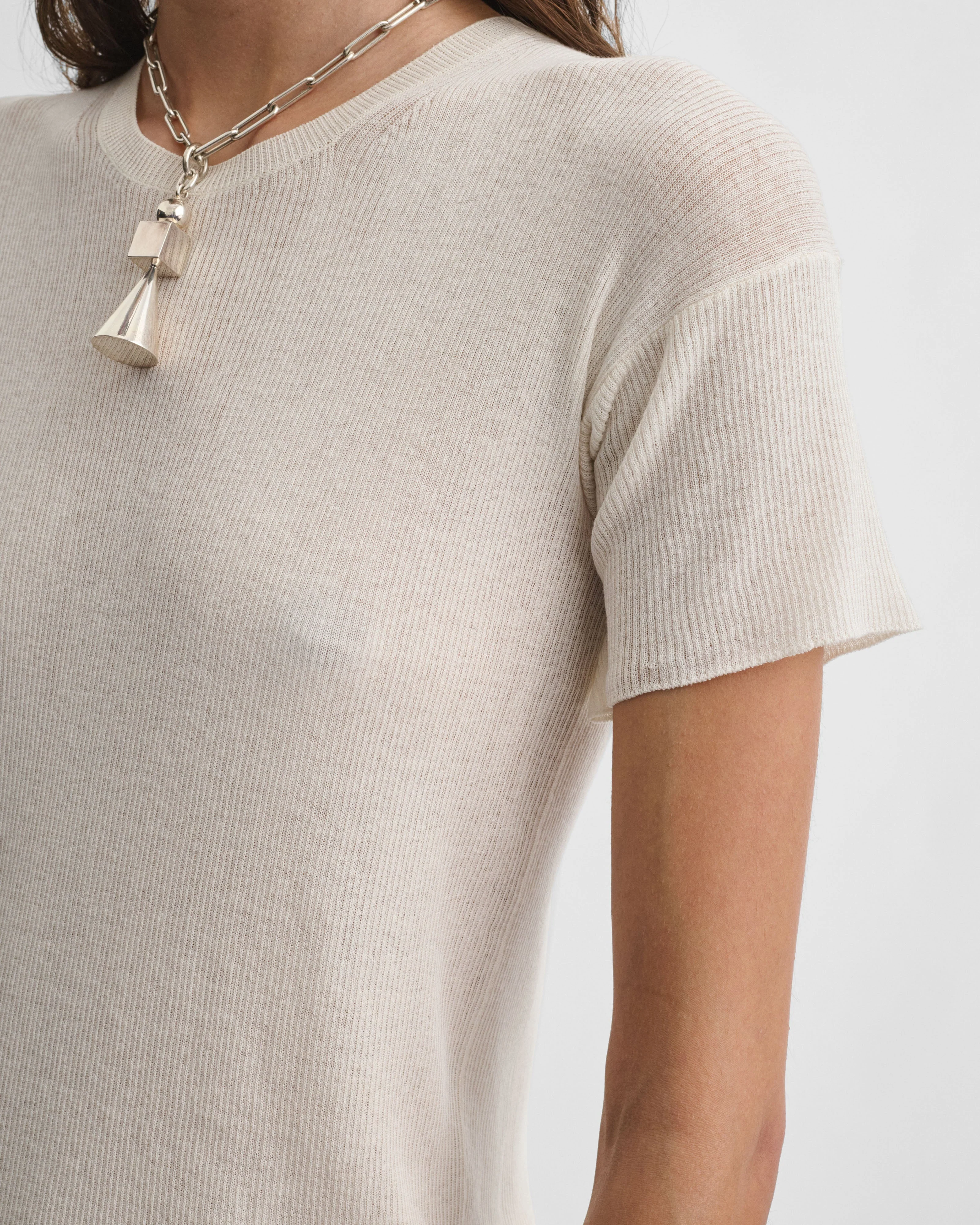 SCOOP NECK RIB T-shirt | ivory cotton - Image 5