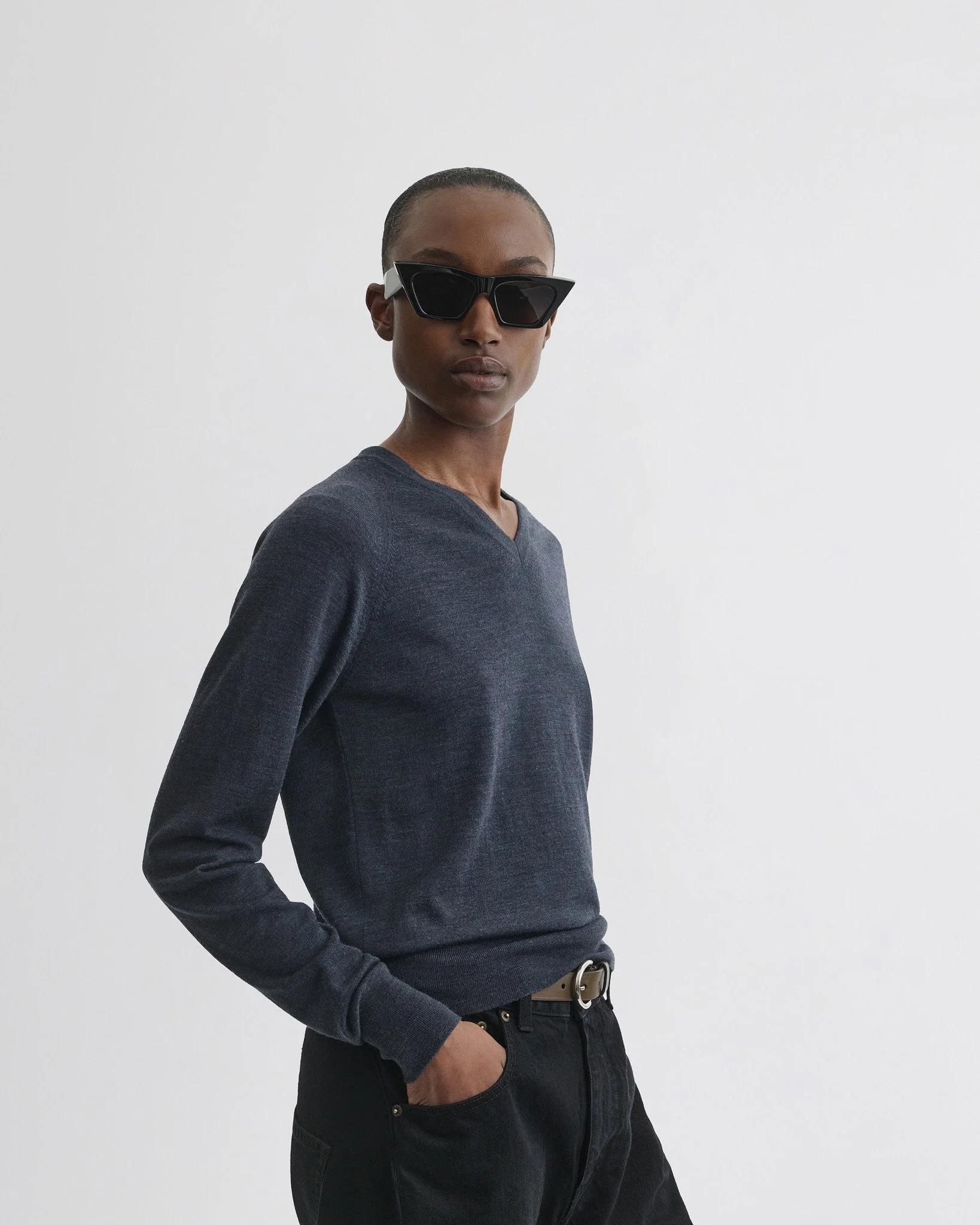 SHRUNK V-NECK | dark blue melange wool - Image 5