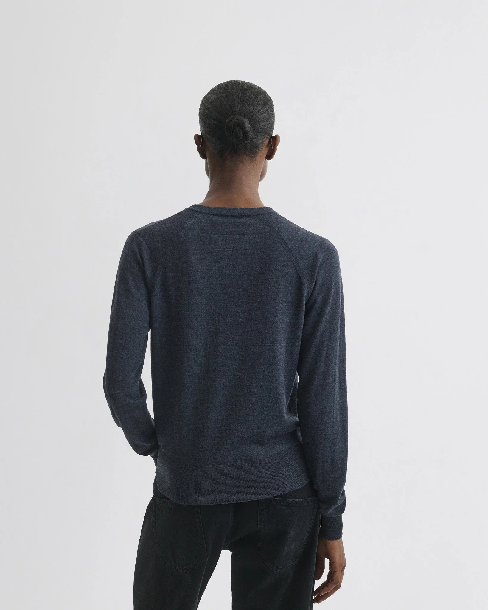 SHRUNK V-NECK | dark blue melange wool - Image 6