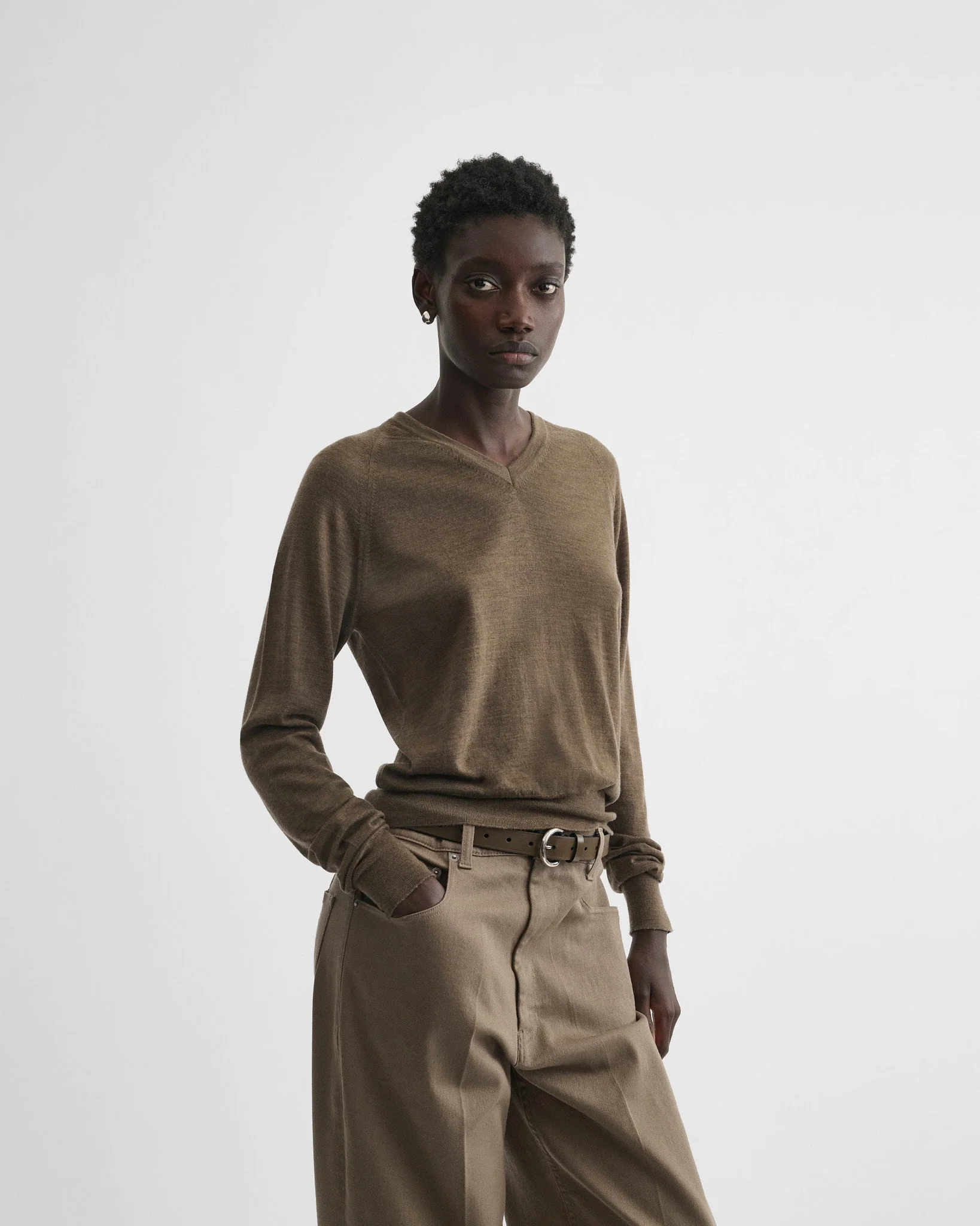 SHRUNK V-NECK | taupe wool - Image 4