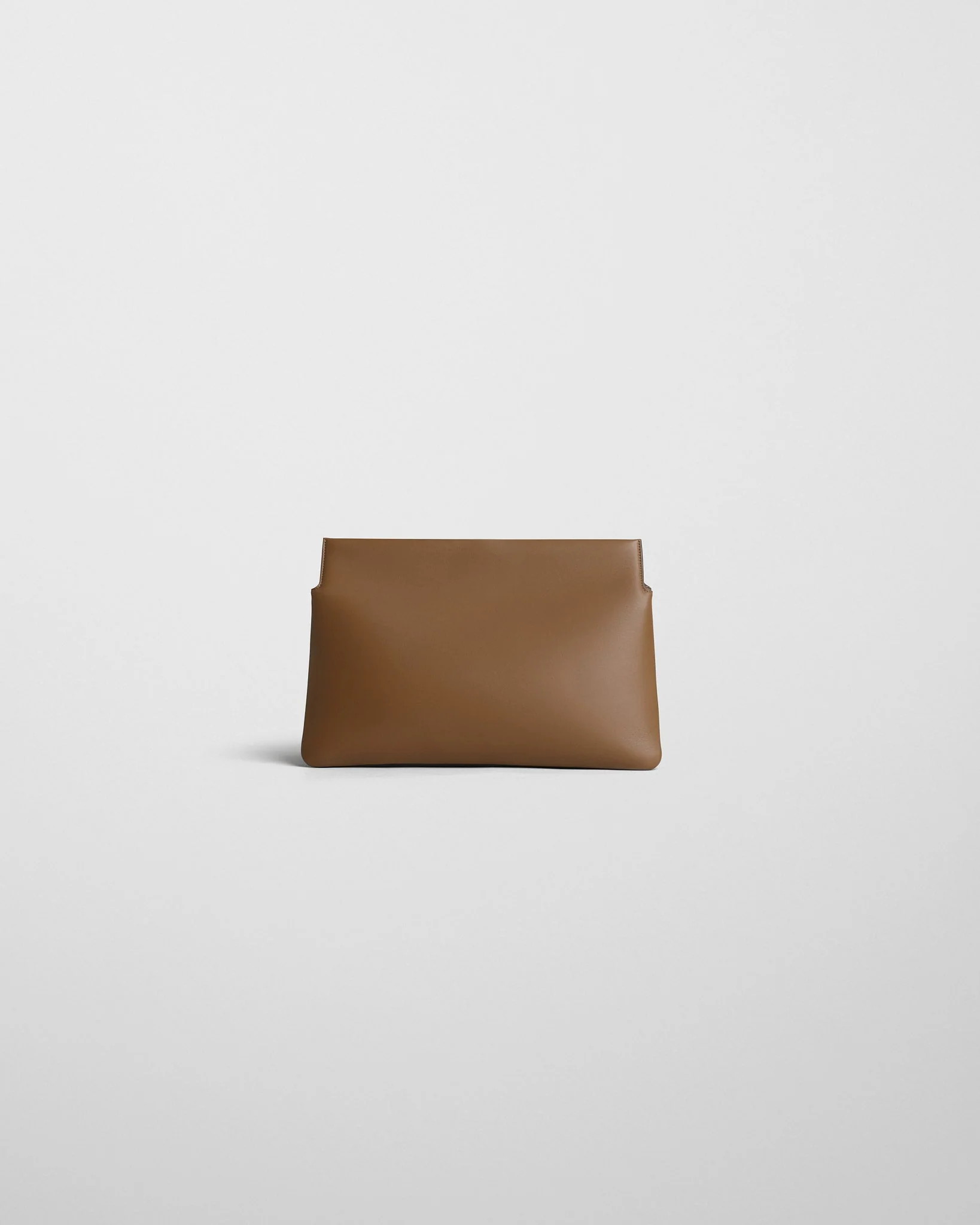 TRIPLEX CLUTCH | caramel leather - Image 5