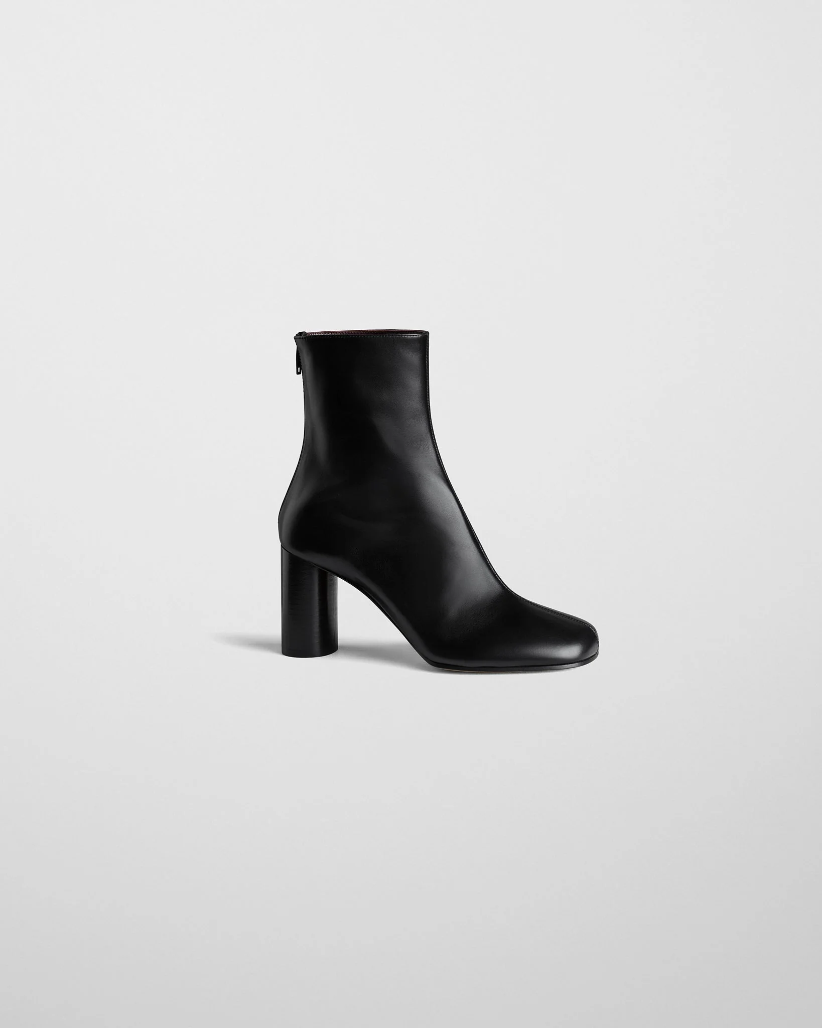 TUG ANKLE BOOT | black leather