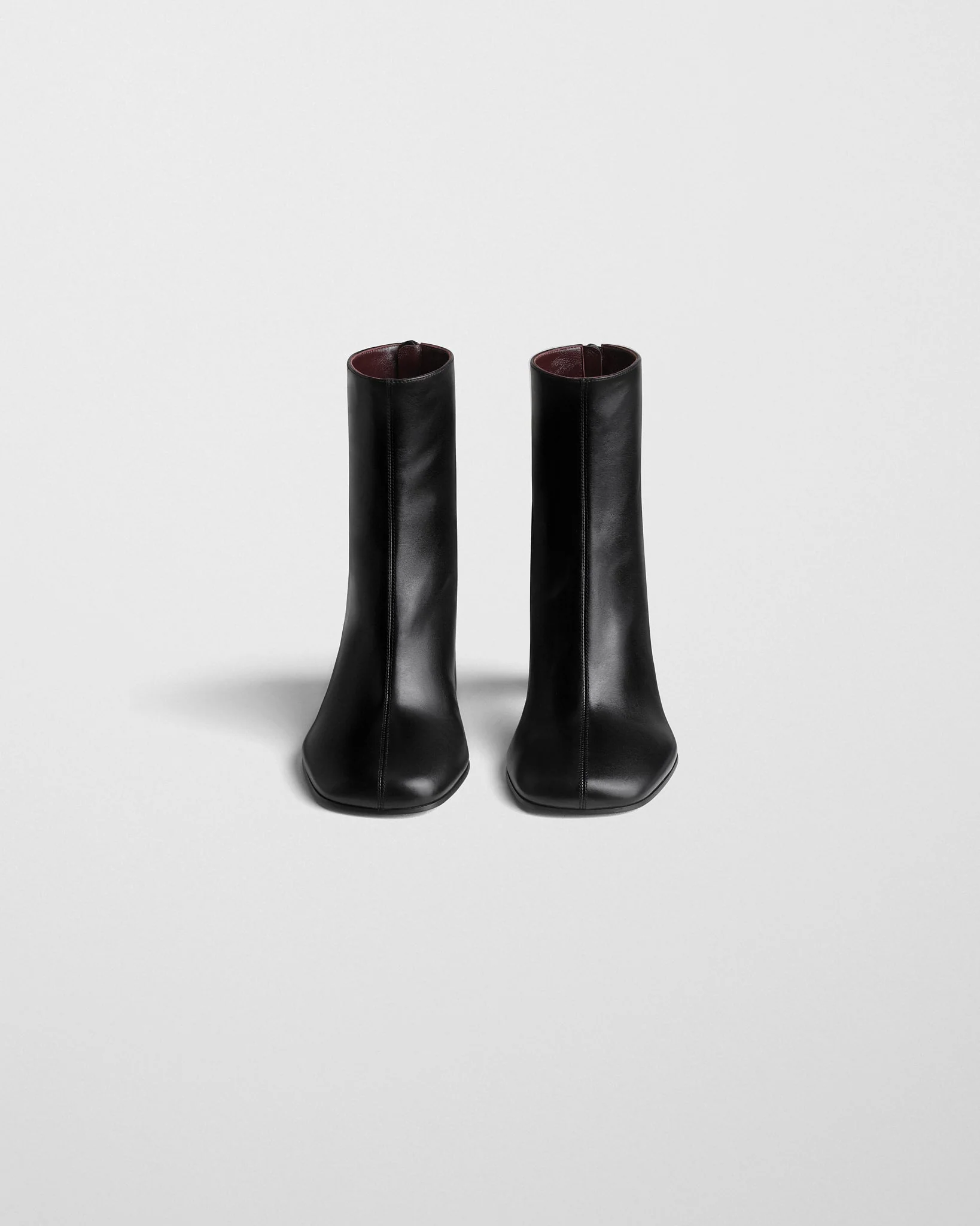 TUG ANKLE BOOT | black leather - Image 2