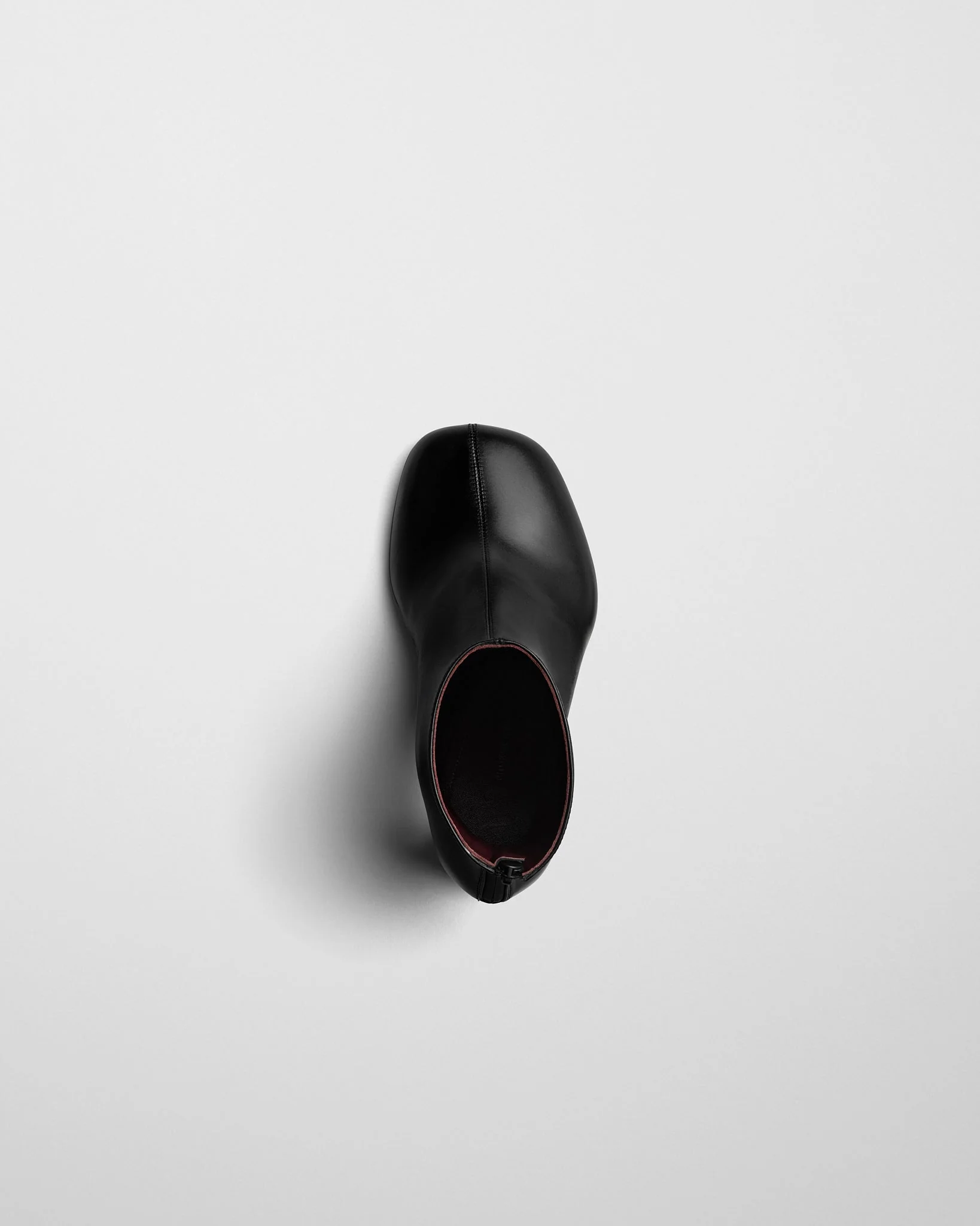 TUG ANKLE BOOT | black leather - Image 3