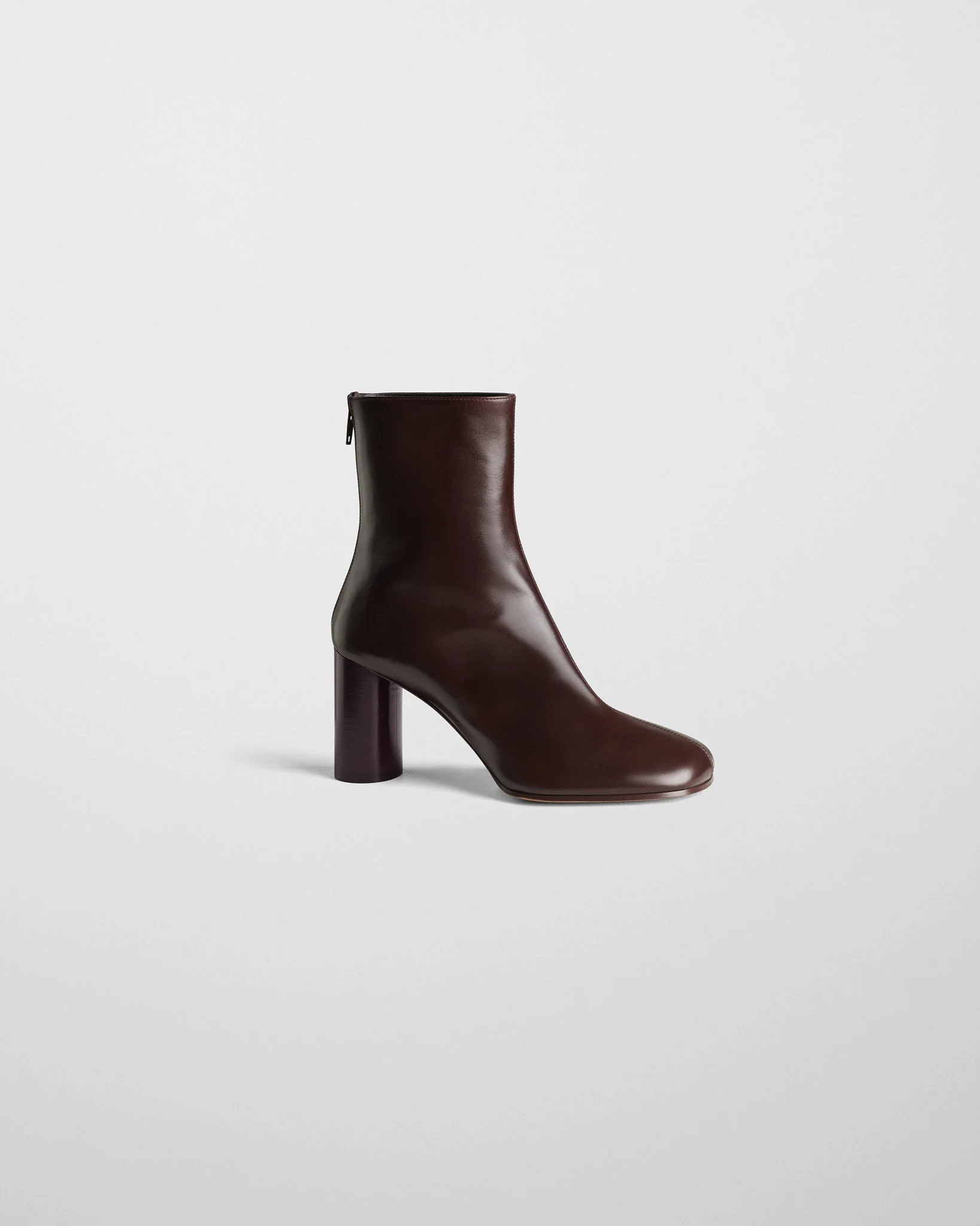 TUG ANKLE BOOT | plum brown leather
